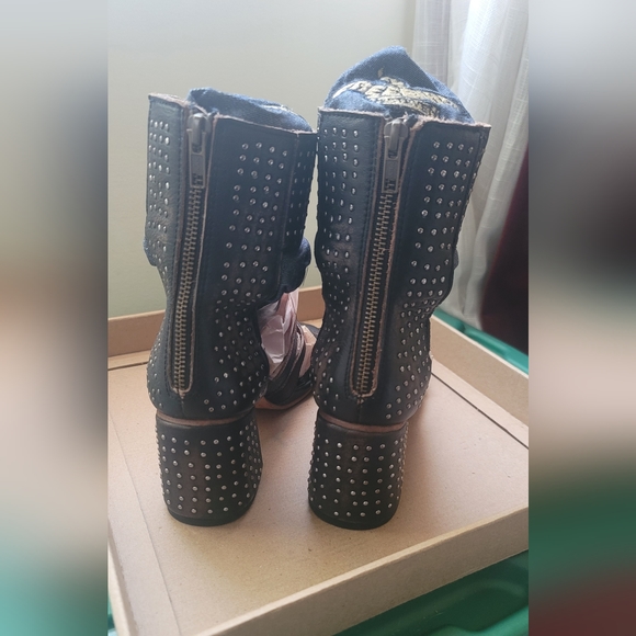 Sold DO NOT BUY Freebird by Steven Sandals - Picture 3 of 7